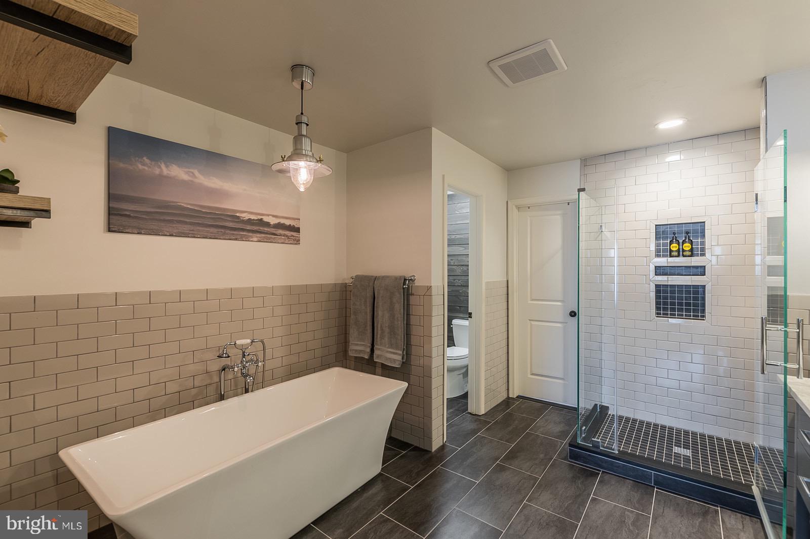 9010 Ribbon Falls Loop Bristow, VA 20136 - Photo 22 of 44 Master Bathroom