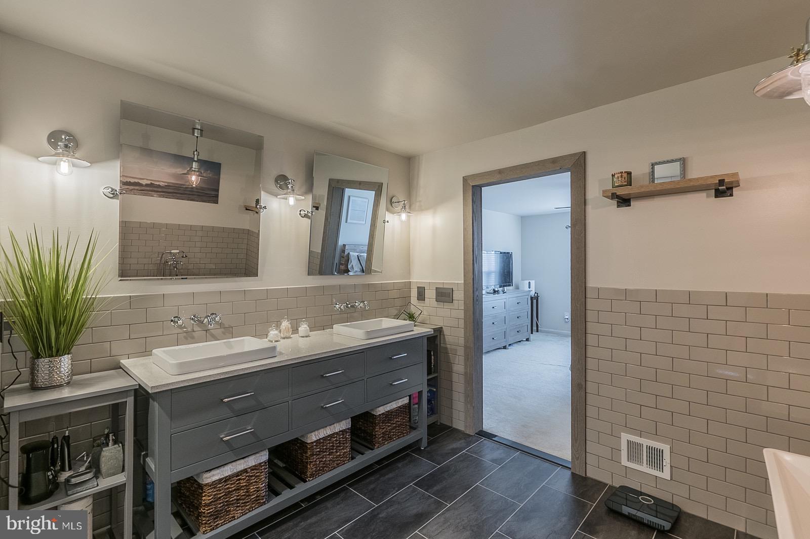 9010 Ribbon Falls Loop Bristow, VA 20136 - Photo 24 of 44 Master Bathroom
