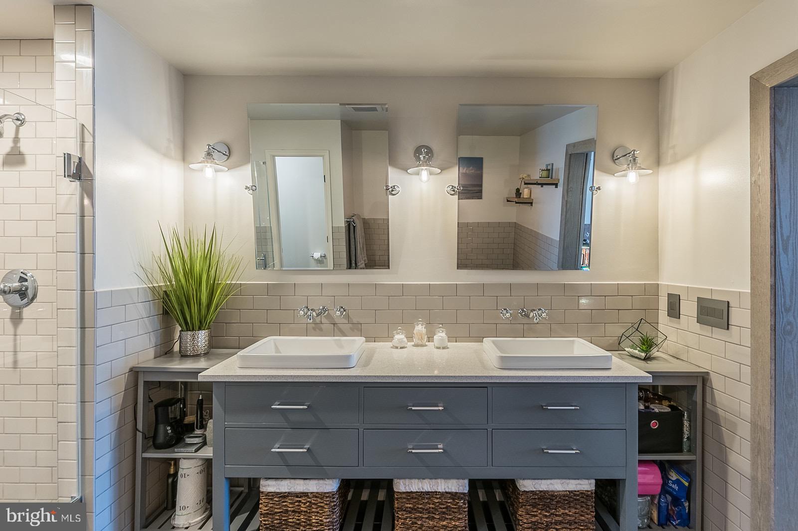 9010 Ribbon Falls Loop Bristow, VA 20136 - Photo 25 of 44 Master Bathroom