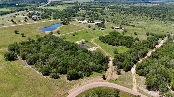 $369,000 | 4850 Burke Road, Flatonia, TX 78941