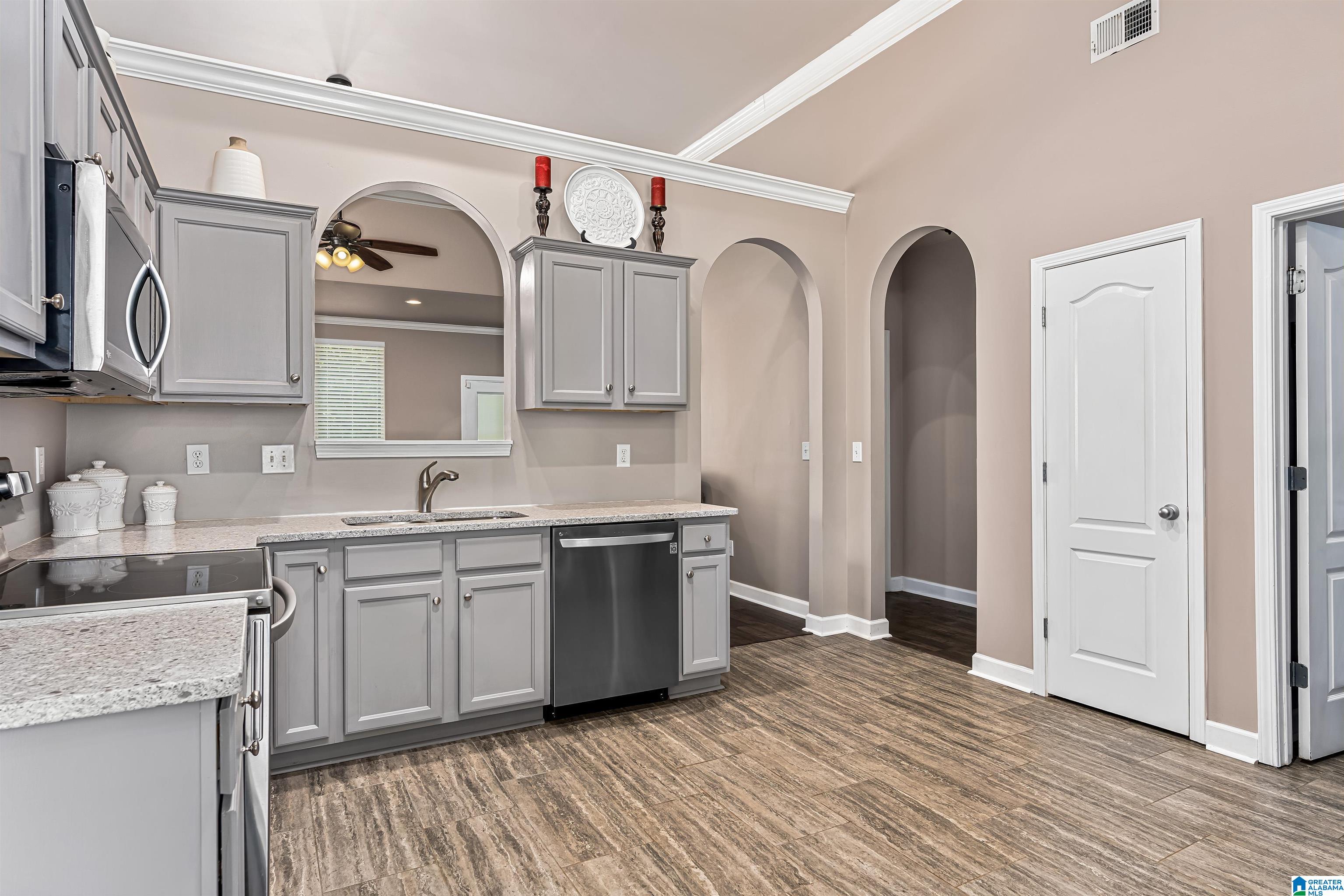 604 Barkley Circle Alabaster, AL 35007 - Photo 13 of 43