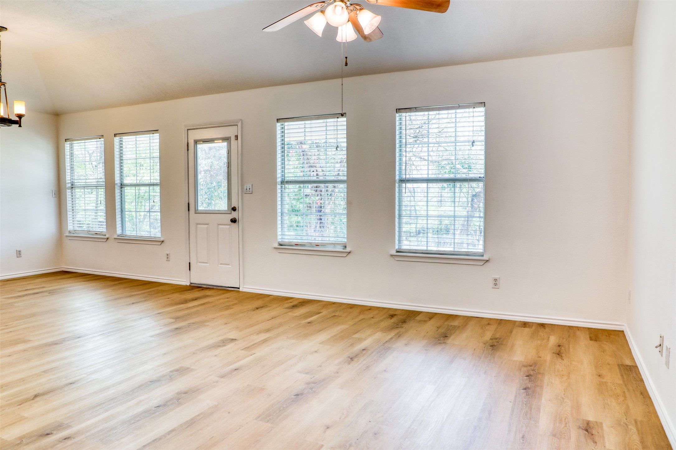 12111 North Ridgeway Willis, TX 77318 - Photo 16 of 50