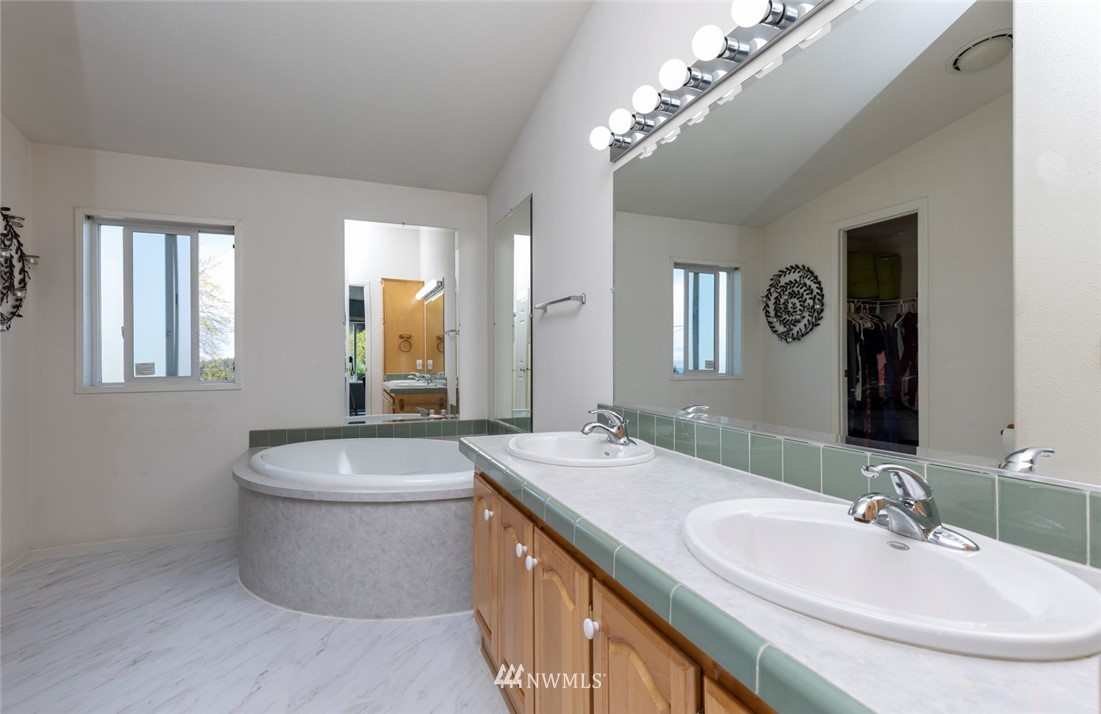 83 Ridge Drive Port Townsend, WA 98368 - Photo 21 of 38 Gallery Image 21