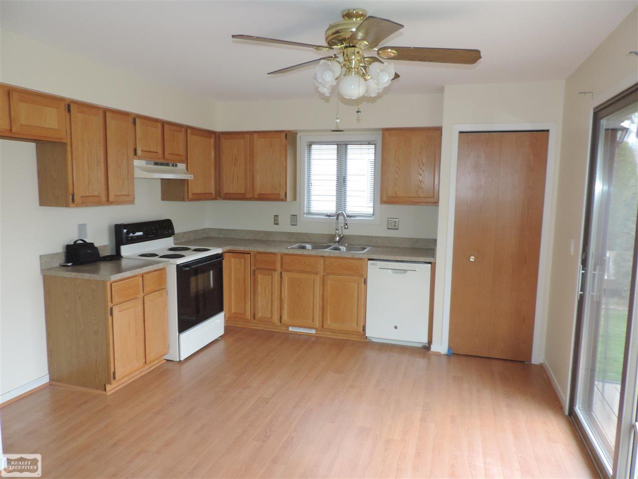 26095 Old Shook Road Harrison Township, MI 48045 - Photo 5 of 13