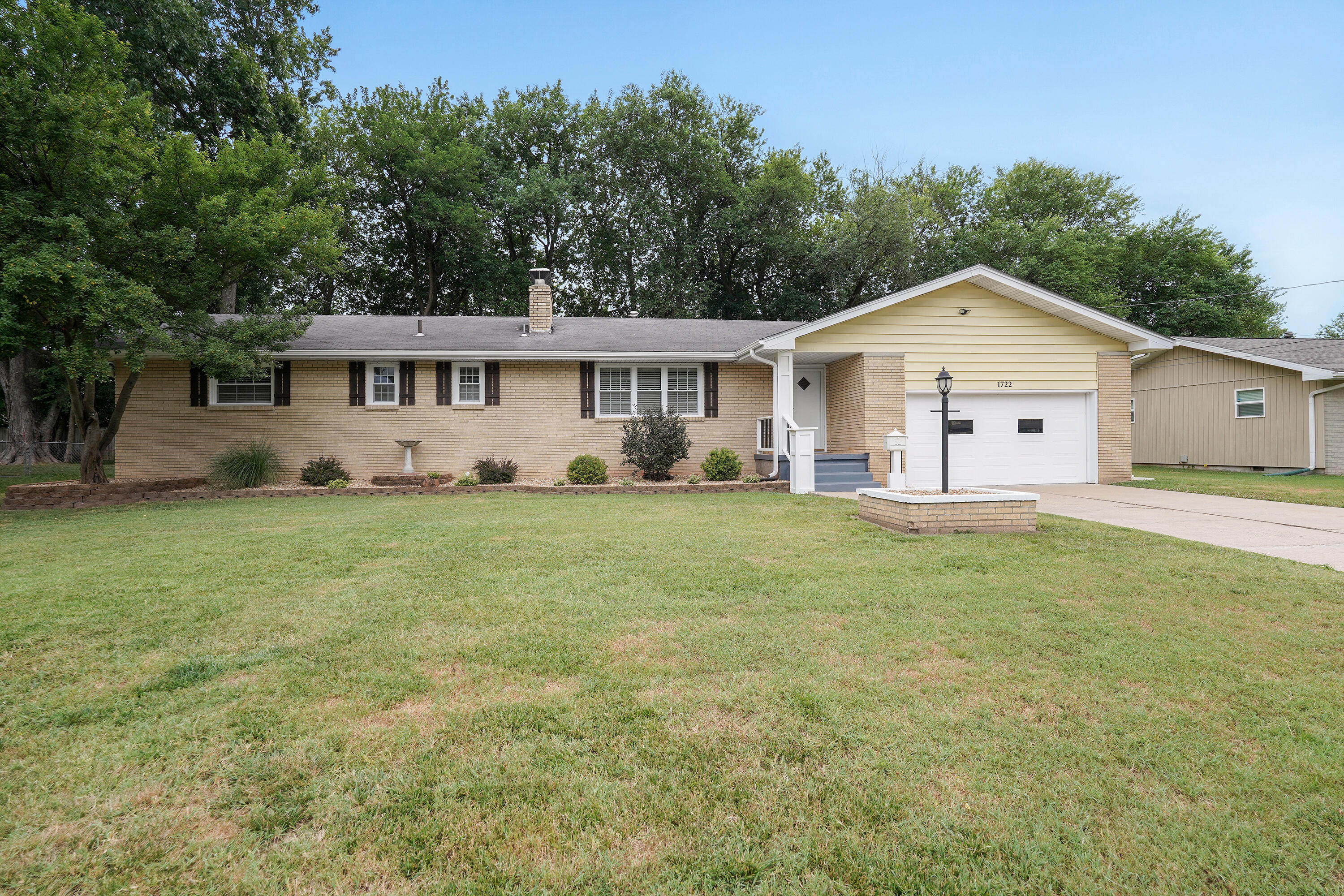 1722 S Link Ave-34
