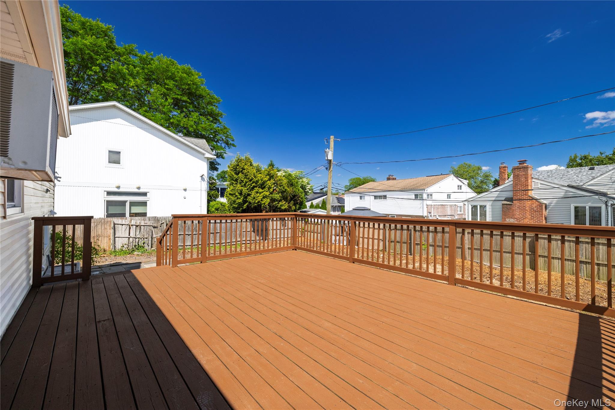 561 Woodbury Road Plainview, NY 11803 - Photo 18 of 19