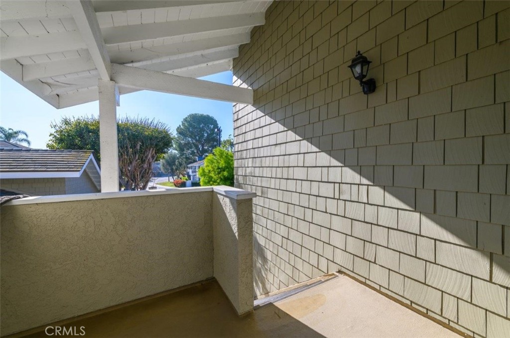 42 Lakeview Irvine, CA 92604 - Photo 39 of 46 a view of balcony with a potted plant
