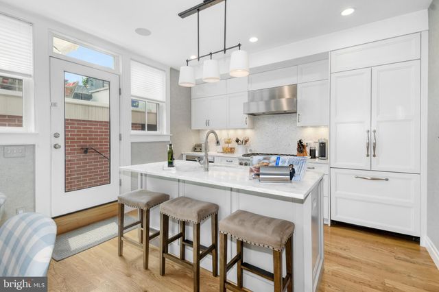 $2,130,000 | 323 North Columbus Street, Alexandria, VA 22314