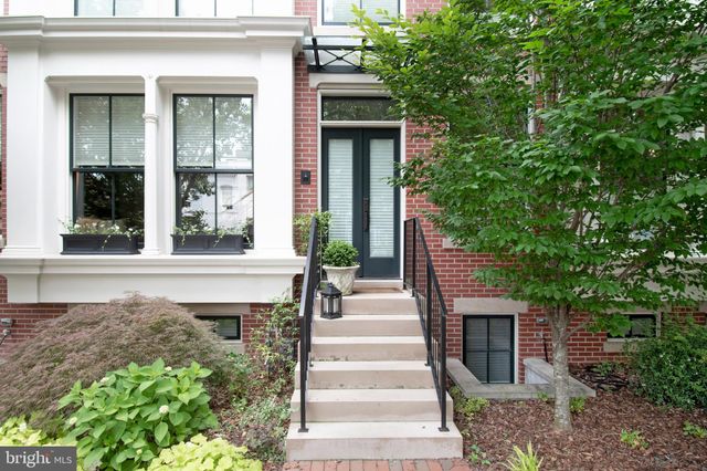 $2,130,000 | 323 North Columbus Street, Alexandria, VA 22314
