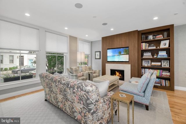 $2,130,000 | 323 North Columbus Street, Alexandria, VA 22314