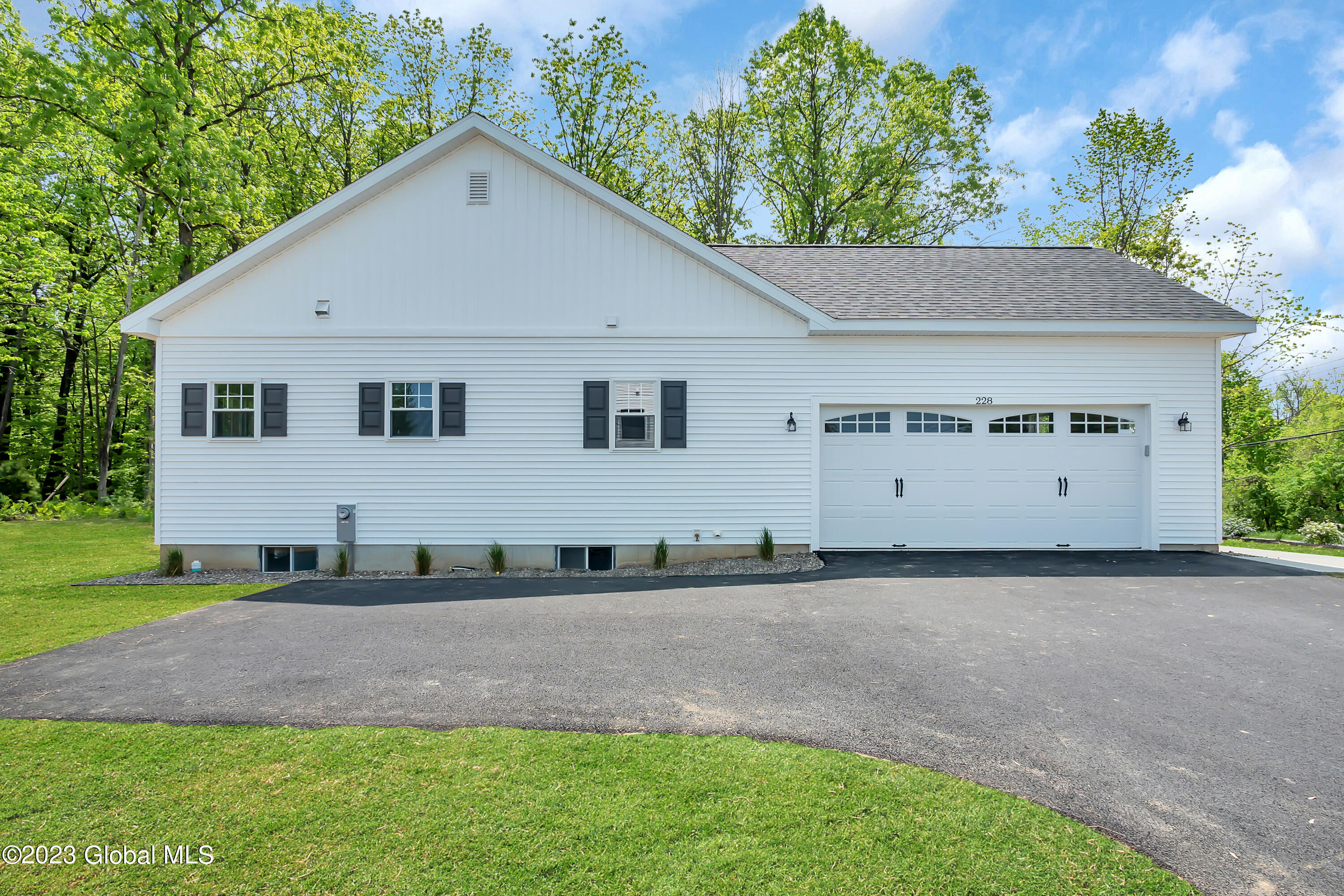 228 Wemple Road Bethlehem, NY 12077 - Photo 5 of 67 P1120784