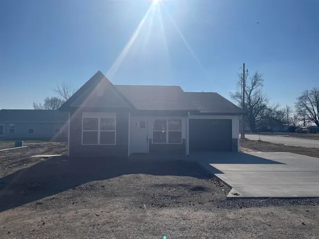 $189,000 | 1501 C N Russell Street, Marion, IL 62959