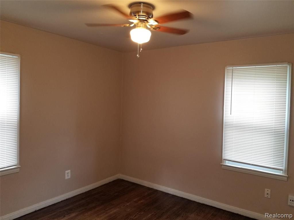 14836 Eureka Road Southgate, MI 48195 - Photo 12 of 19