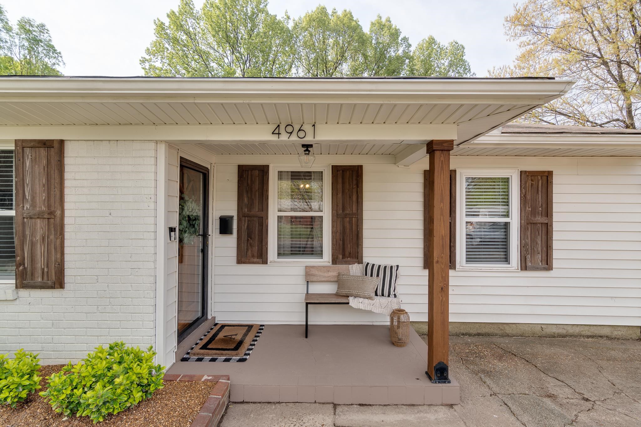 4961 Sea Isle Road Memphis, TN 38117 - Photo 3 of 29