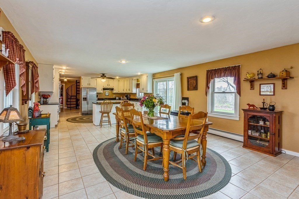 47 Singletary Avenue Sutton, MA 01590 - Photo 13 of 42