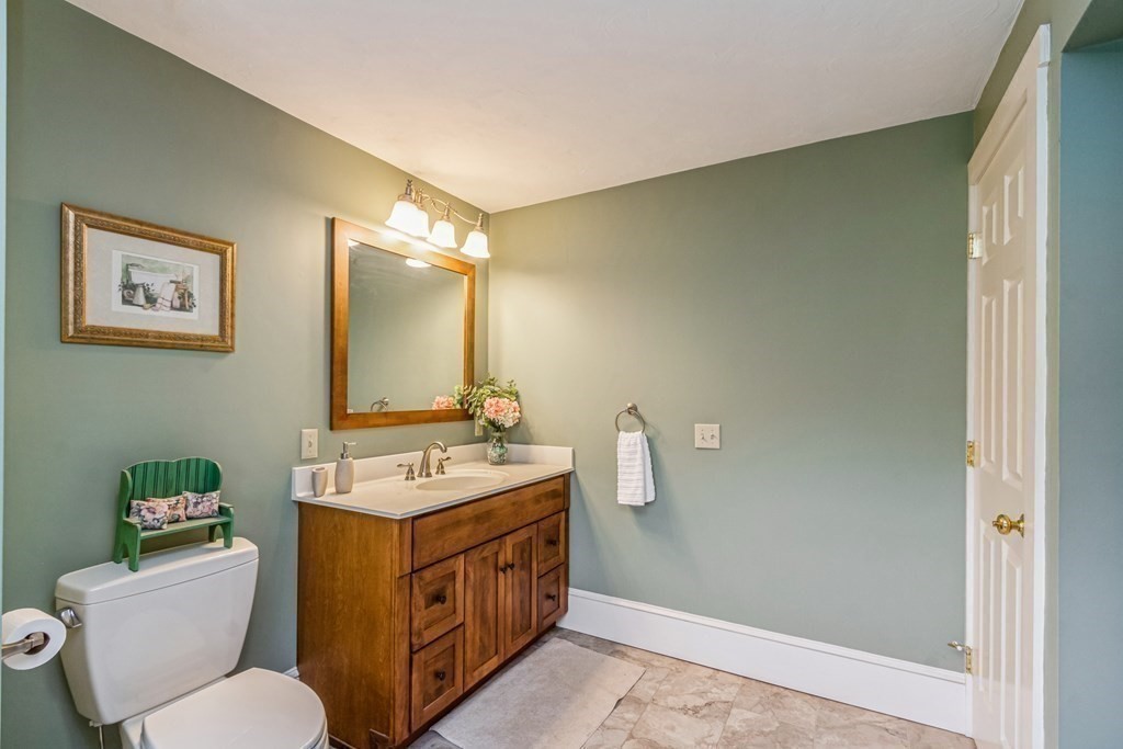 47 Singletary Avenue Sutton, MA 01590 - Photo 23 of 42