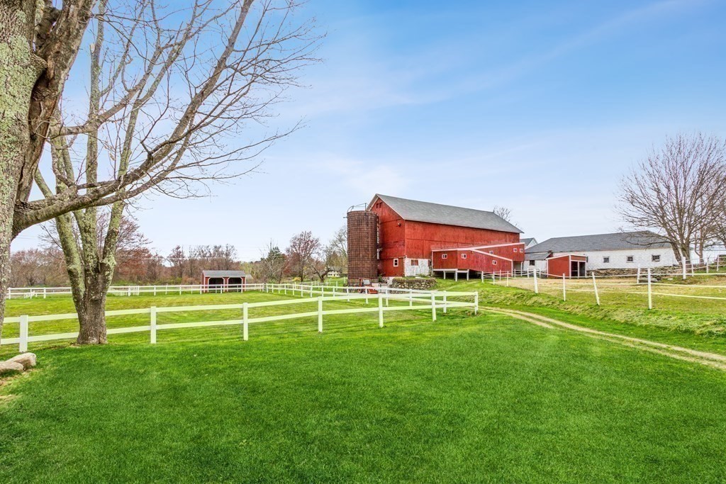 47 Singletary Avenue Sutton, MA 01590 - Photo 32 of 42