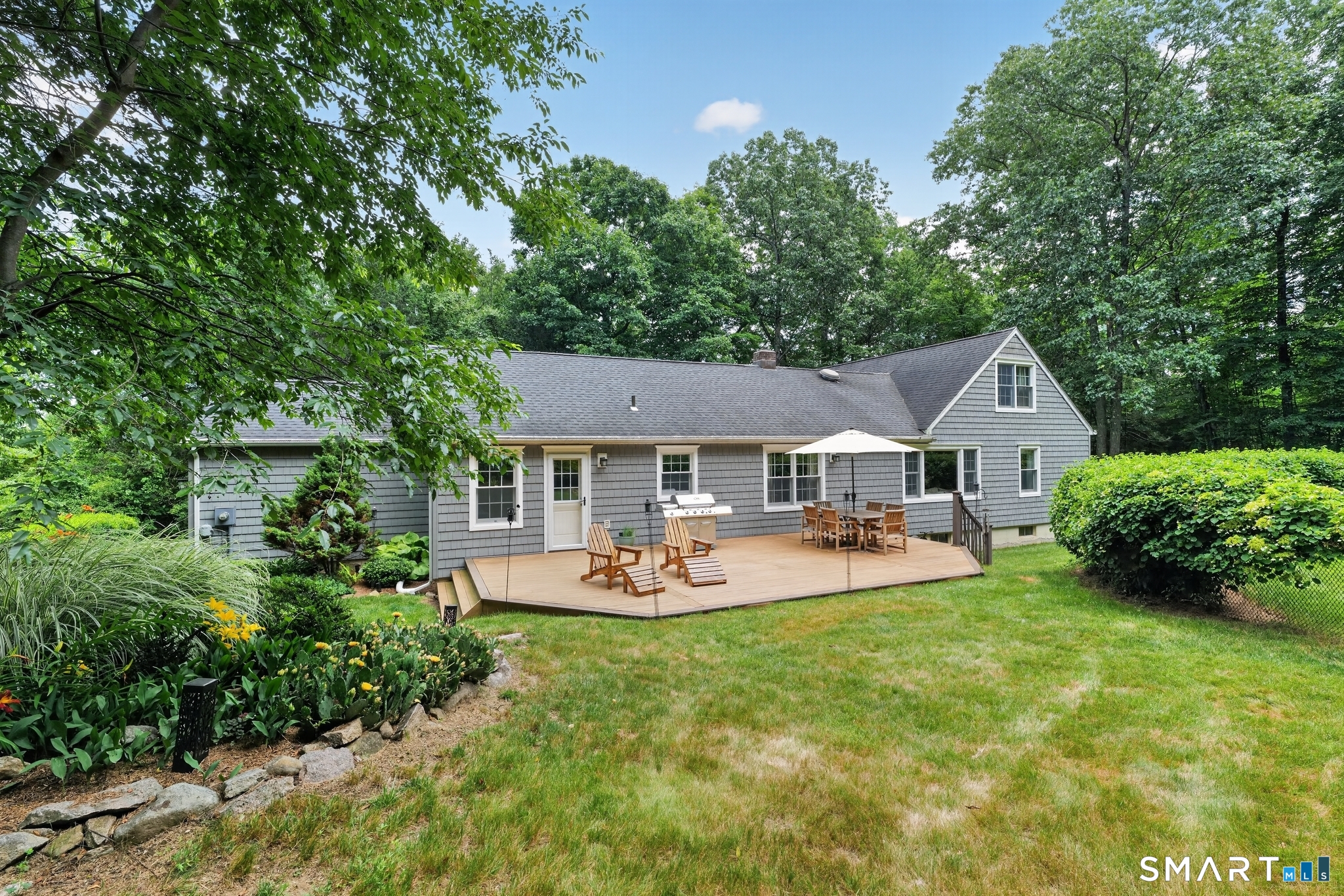 37 North Pleasant Rise Brookfield, CT 06804 - Photo 3 of 32