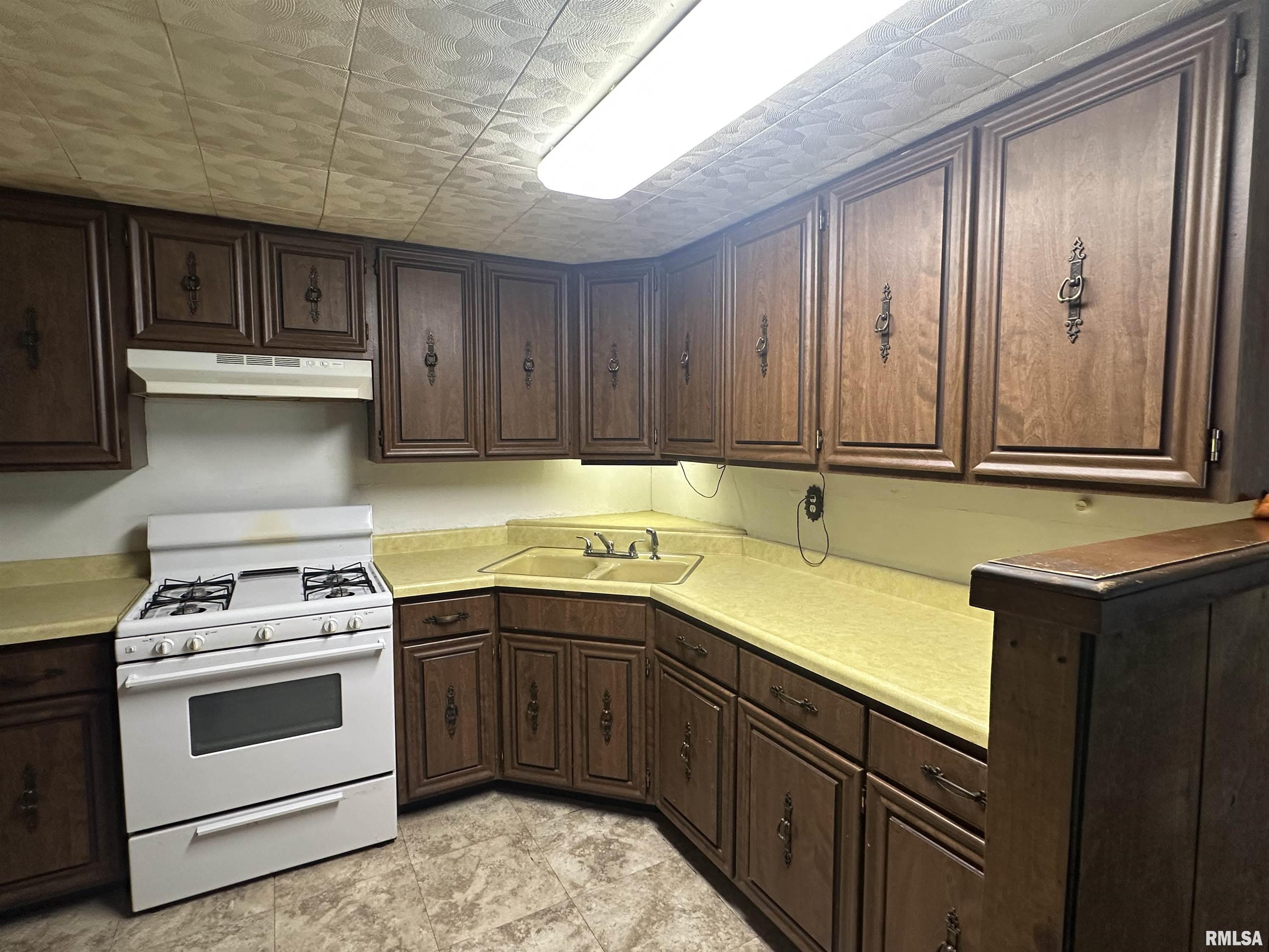 338 Warren Road Carbondale, IL 62901 - Photo 7 of 12