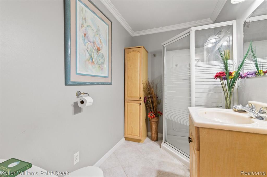 2550 Hessel Avenue Rochester Hills, MI 48307 - Photo 11 of 35