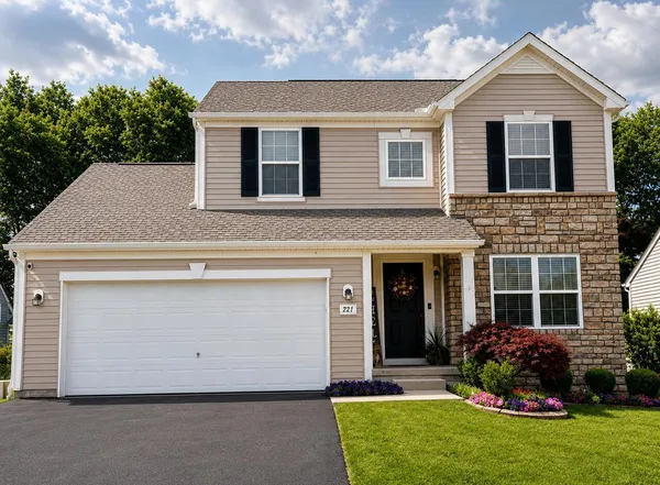 $389,000 | 221 Dowler Drive, South Bloomfield, OH 43103