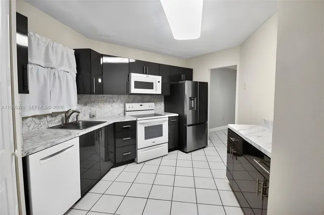 $185,000 | 6555 West Broward Boulevard, Unit 303, Plantation, FL 33317