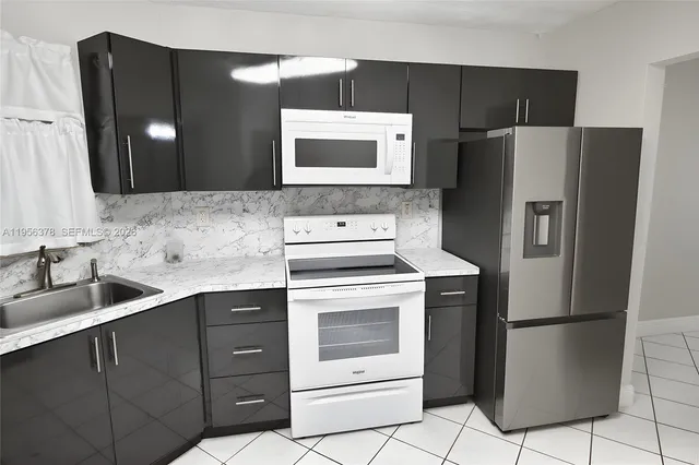 $185,000 | 6555 West Broward Boulevard, Unit 303, Plantation, FL 33317