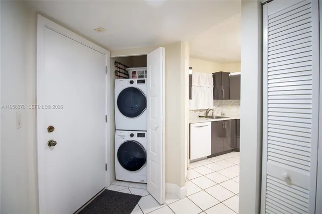 $185,000 | 6555 West Broward Boulevard, Unit 303, Plantation, FL 33317