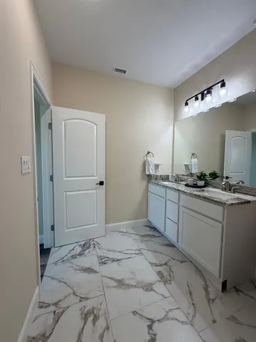 $2,395 | 1300 Johnson Bend Road, Unit 1, Weatherford, TX 76088