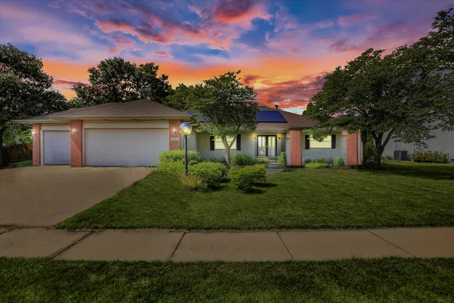 $378,500 | 405 Wesley Avenue, Savoy, IL 61874