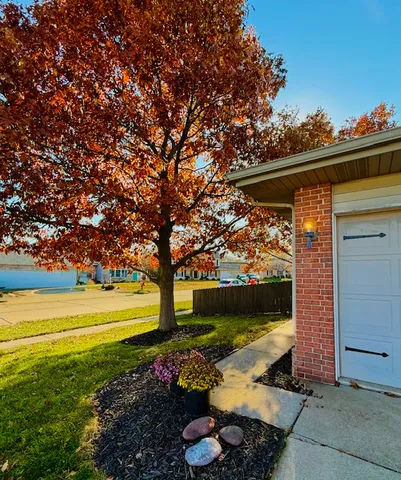 $378,500 | 405 Wesley Avenue, Savoy, IL 61874