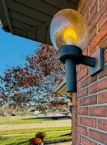 $378,500 | 405 Wesley Avenue, Savoy, IL 61874