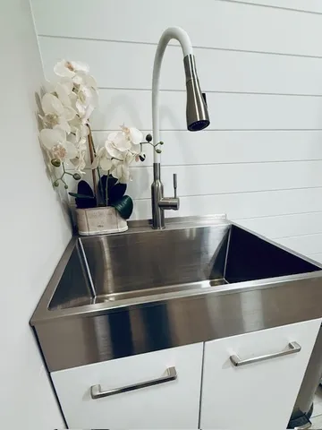 $378,500 | 405 Wesley Avenue, Savoy, IL 61874