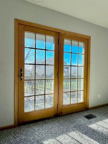 $378,500 | 405 Wesley Avenue, Savoy, IL 61874