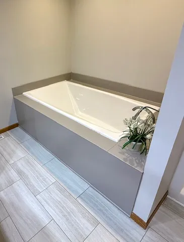 $378,500 | 405 Wesley Avenue, Savoy, IL 61874