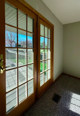 $378,500 | 405 Wesley Avenue, Savoy, IL 61874