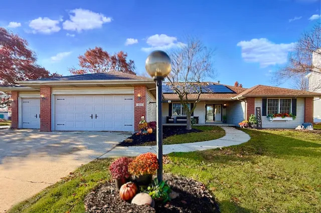 $378,500 | 405 Wesley Avenue, Savoy, IL 61874