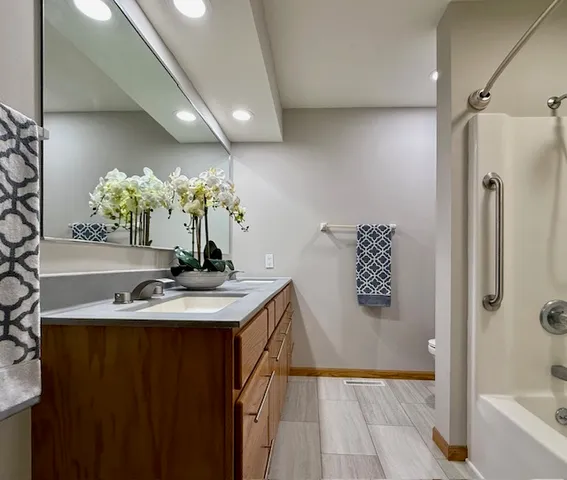 $378,500 | 405 Wesley Avenue, Savoy, IL 61874