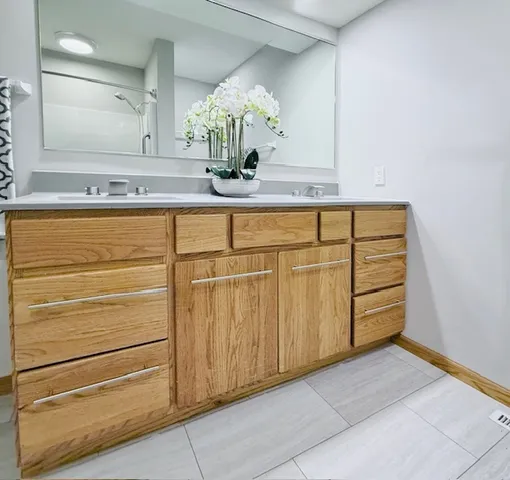 $378,500 | 405 Wesley Avenue, Savoy, IL 61874