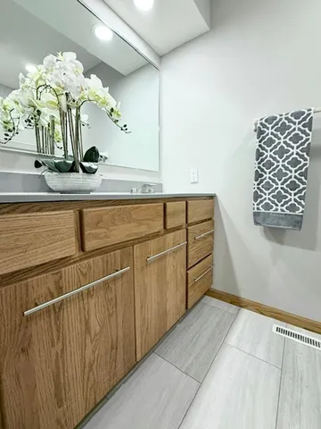 $378,500 | 405 Wesley Avenue, Savoy, IL 61874