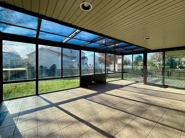 $378,500 | 405 Wesley Avenue, Savoy, IL 61874