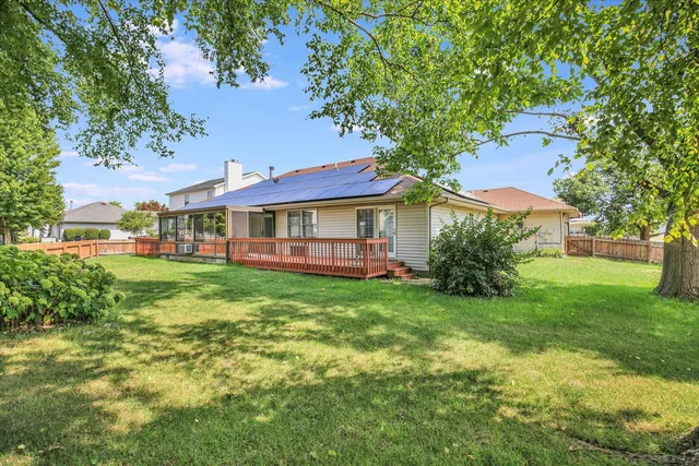 $378,500 | 405 Wesley Avenue, Savoy, IL 61874