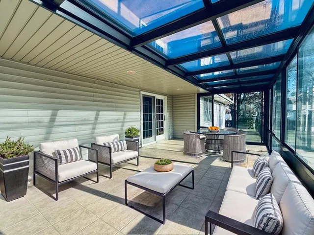 $378,500 | 405 Wesley Avenue, Savoy, IL 61874