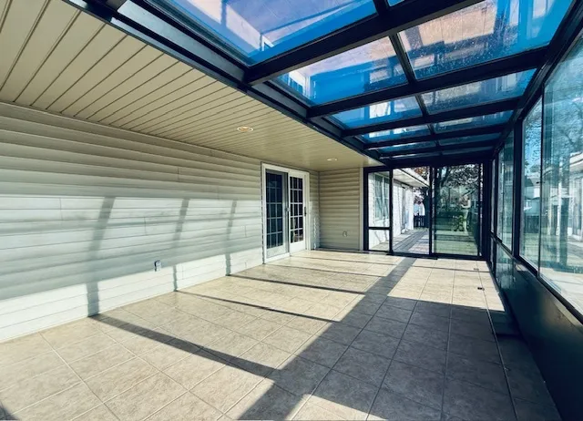 $378,500 | 405 Wesley Avenue, Savoy, IL 61874