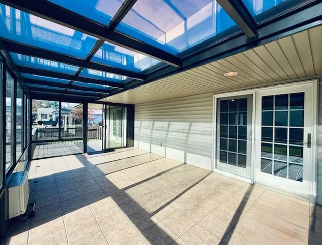 $378,500 | 405 Wesley Avenue, Savoy, IL 61874