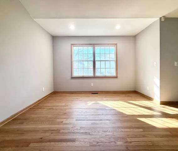 $378,500 | 405 Wesley Avenue, Savoy, IL 61874