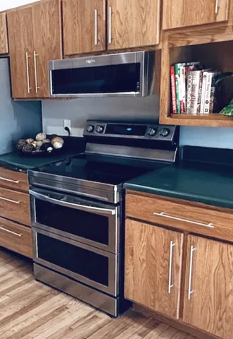 $378,500 | 405 Wesley Avenue, Savoy, IL 61874