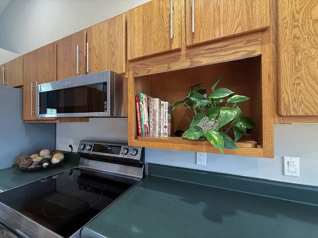 $378,500 | 405 Wesley Avenue, Savoy, IL 61874