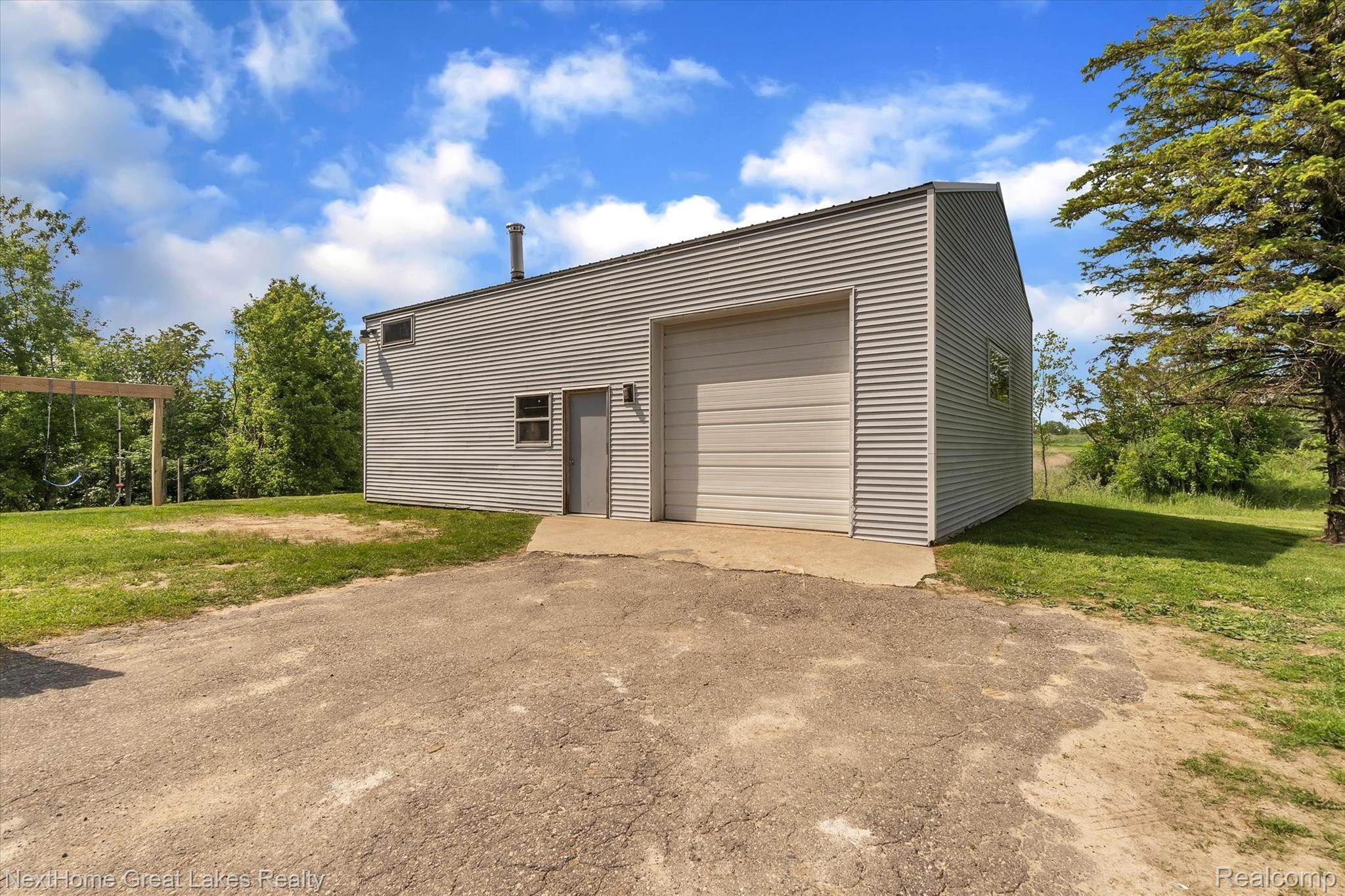 5516 Atlas Road Grand Blanc, MI 48439 - Photo 33 of 37 33-5516-Atlas-Rd-WindowStill-Real-Estate-Photography-33.jpg