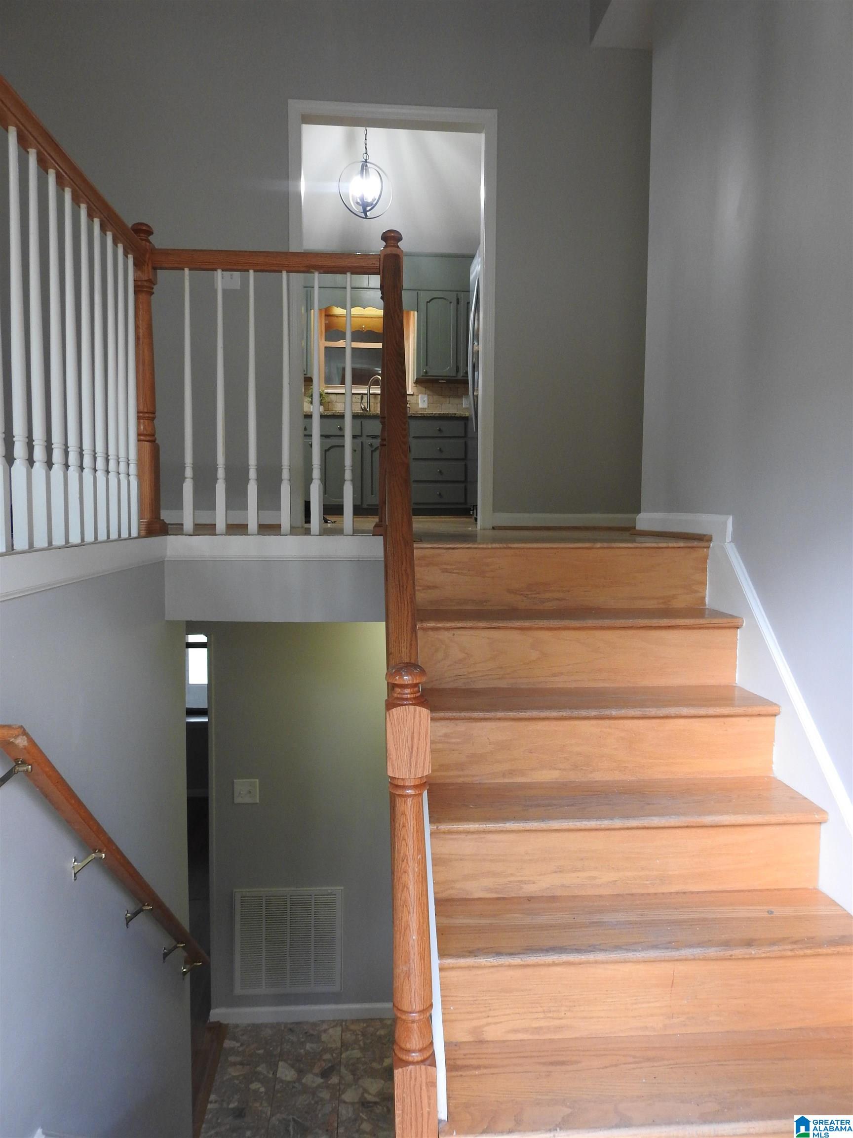 340 Comanche Street Montevallo, AL 35115 - Photo 4 of 28